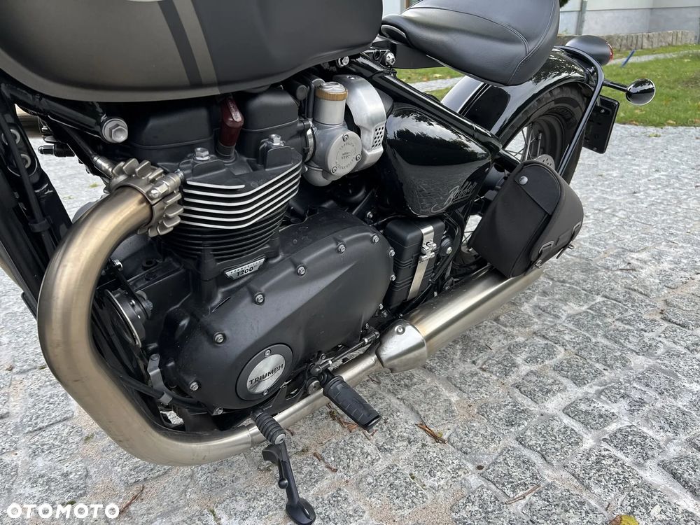 Triumph Bonneville Bobber - 9