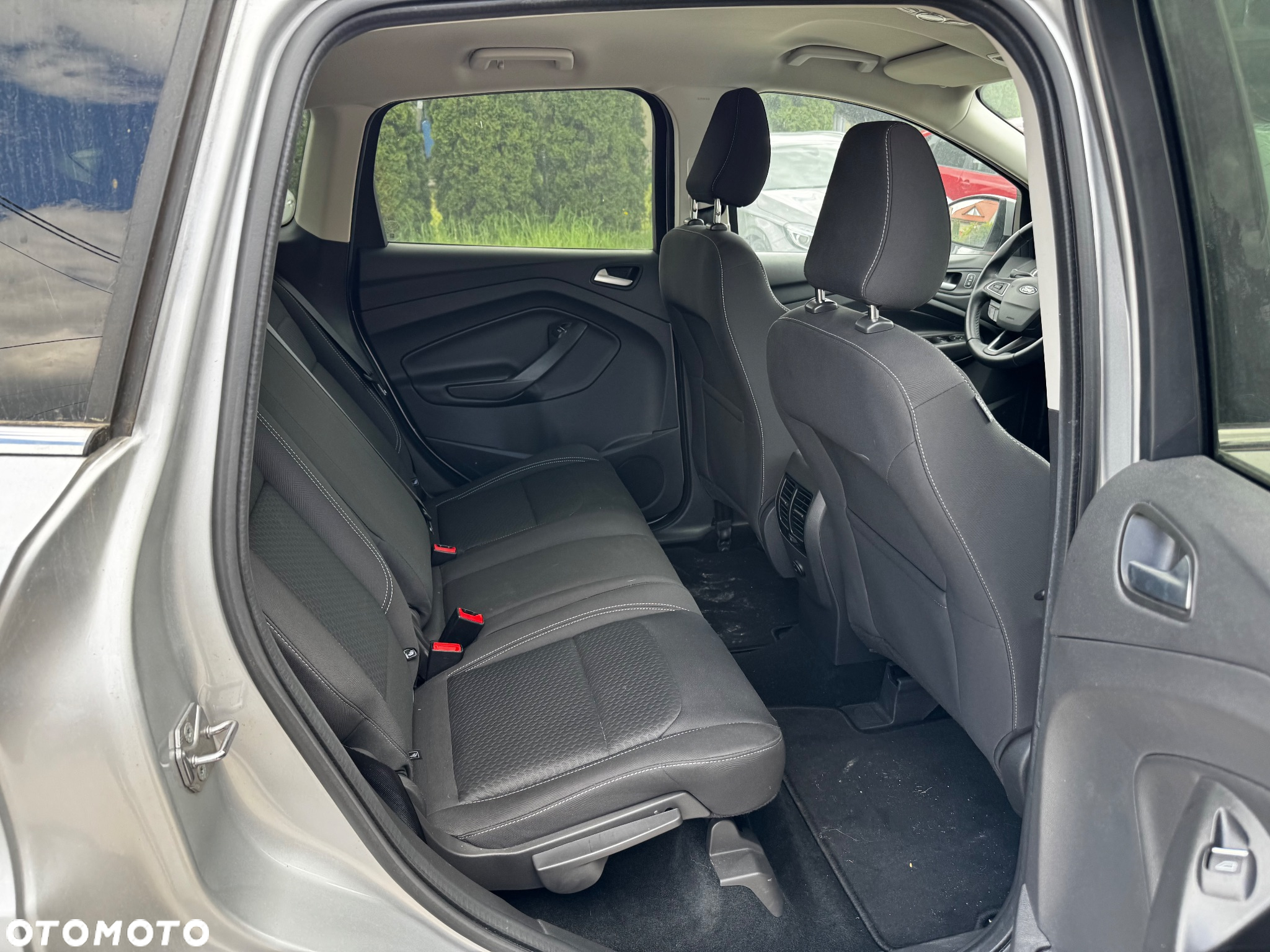 Ford Kuga 1.5 EcoBoost 2x4 Cool & Connect - 32