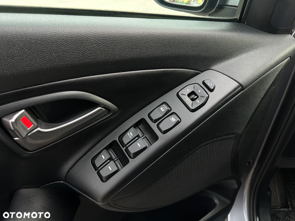 Hyundai ix35 1.6 2WD Fifa World Cup Edition - 9