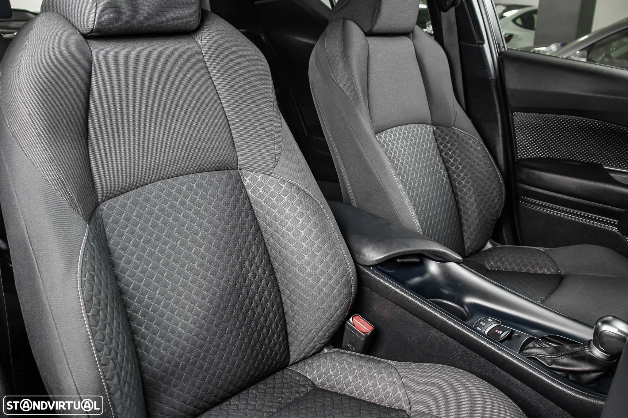 Toyota C-HR 1.8 Hybrid Comfort - 18