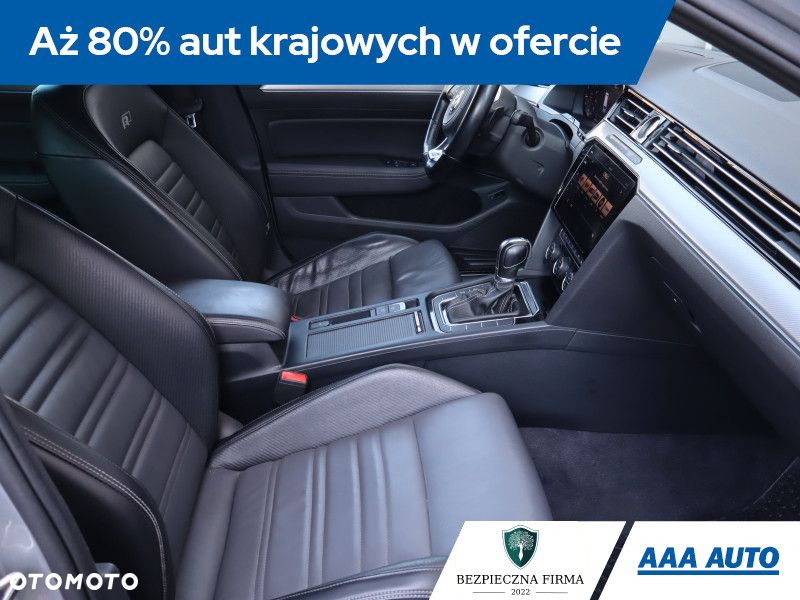 Volkswagen Passat - 10