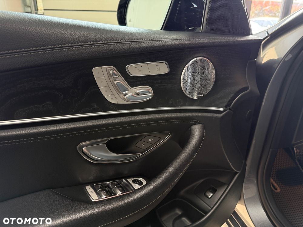 Mercedes-Benz Klasa E 220 d 4-Matic 9G-TRONIC - 12