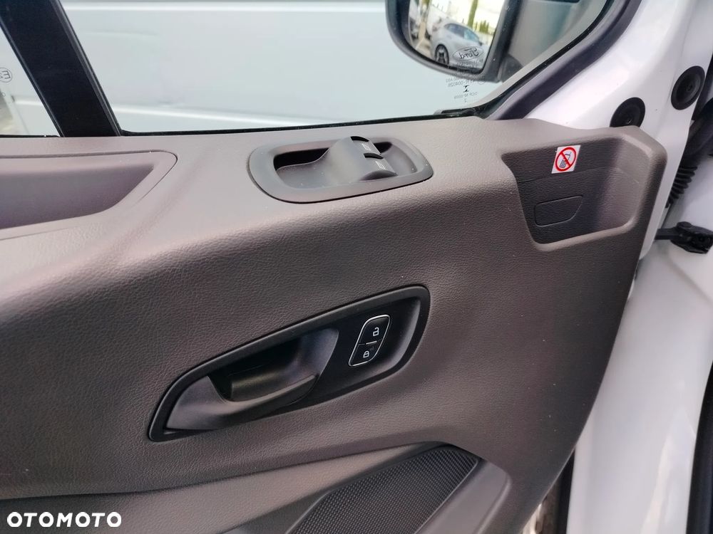 Ford E-TRANSIT - 26