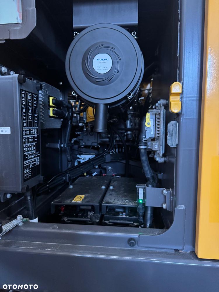 Volvo EC220E - 10