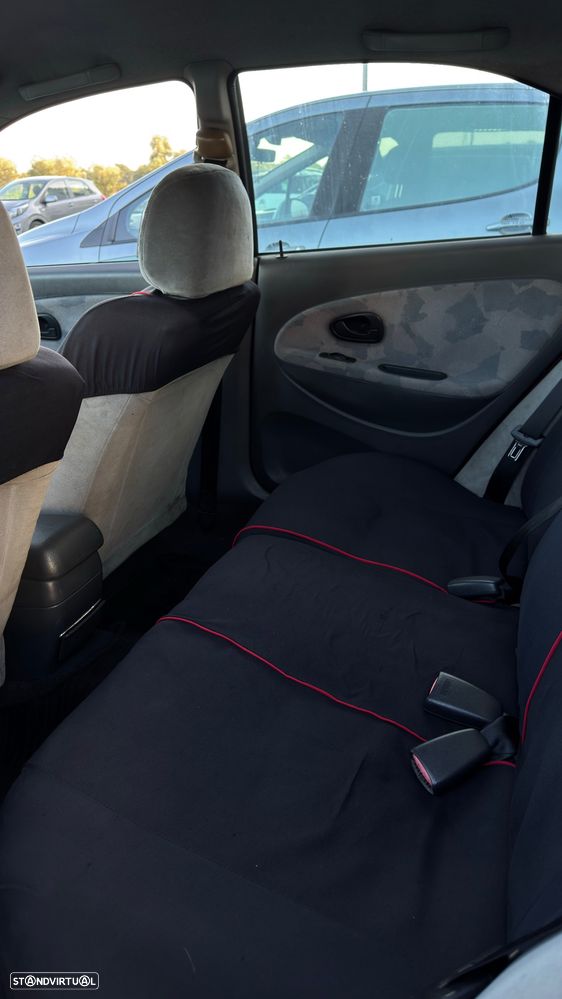 Mitsubishi Carisma Hatchback 1.6 GLX - 10