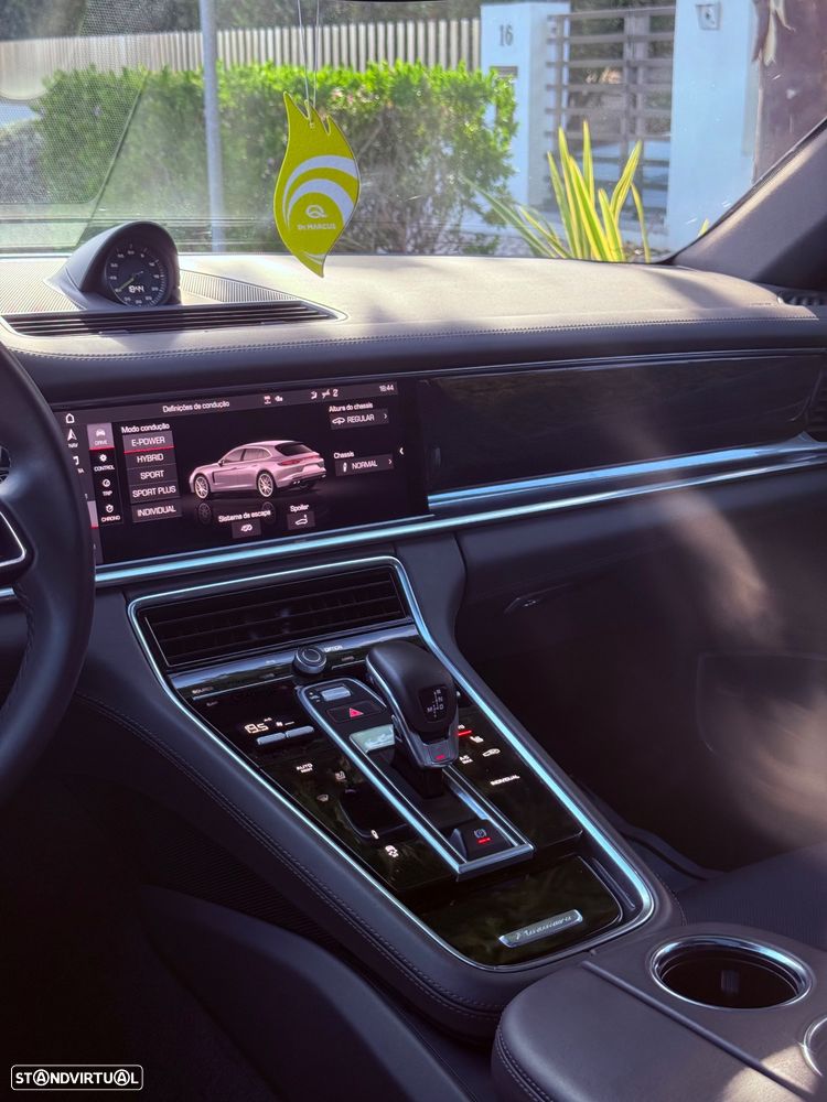 Porsche Panamera Sport Turismo 4S E-Hybrid - 32