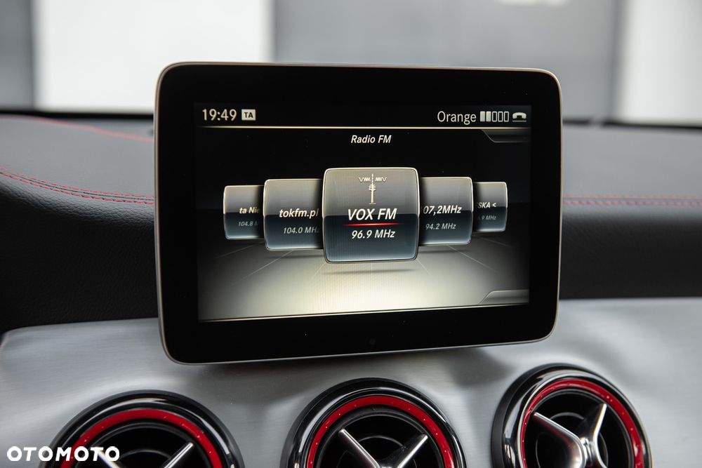 Mercedes-Benz CLA AMG 45 4Matic 7G-DCT - 22