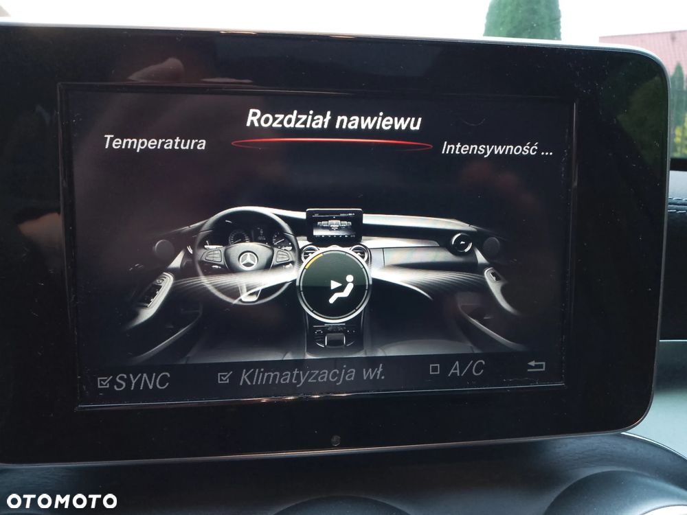 Mercedes-Benz Klasa C 200 4-Matic 7G-TRONIC - 36