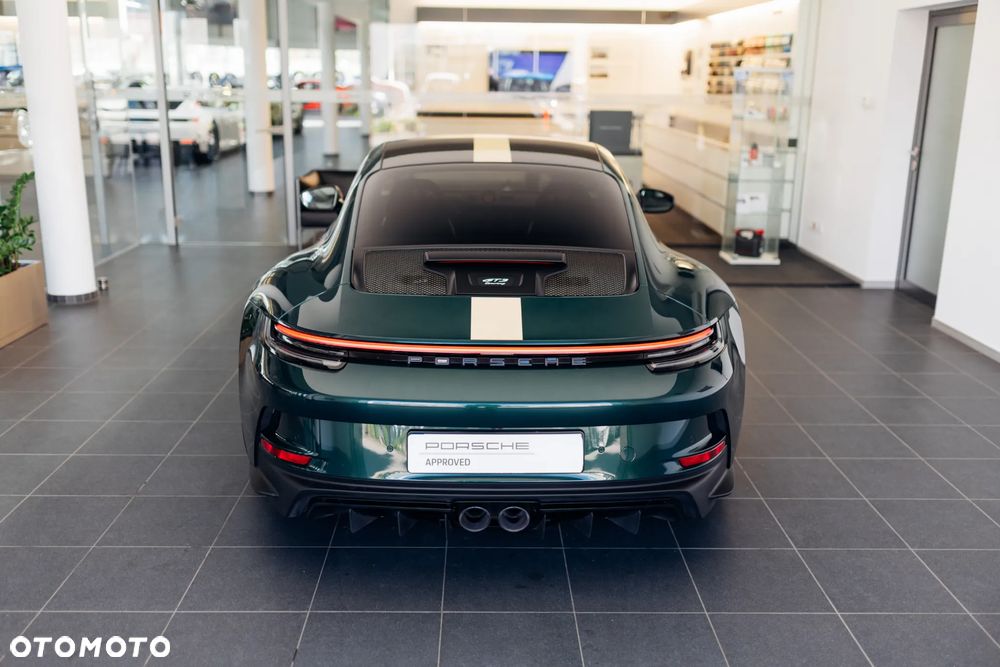 Porsche 911 GT3 Touring PDK - 16