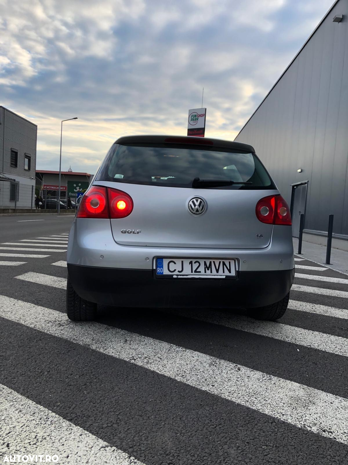 Volkswagen Golf - 15