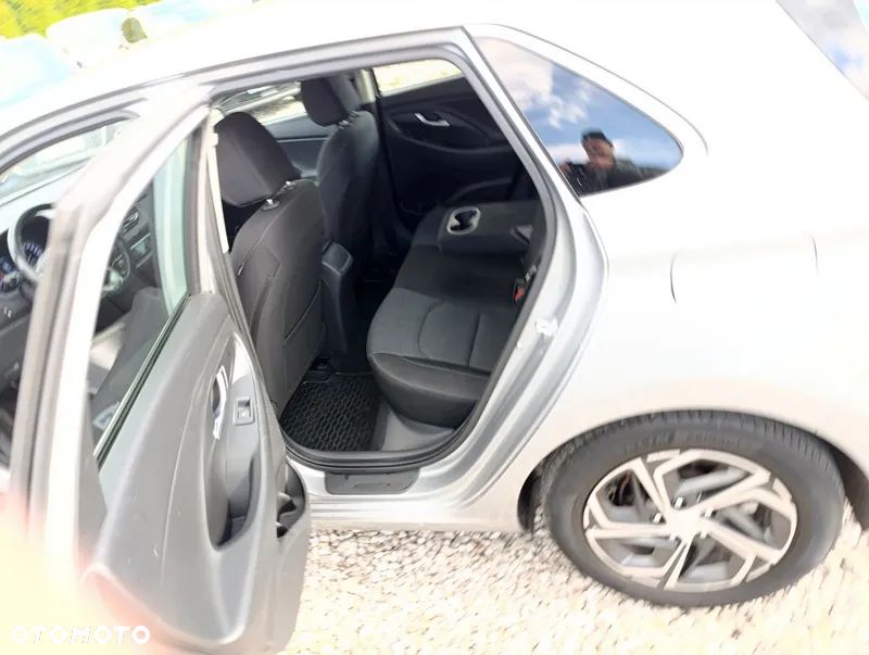 Hyundai i30 1.5 DPI Smart - 13