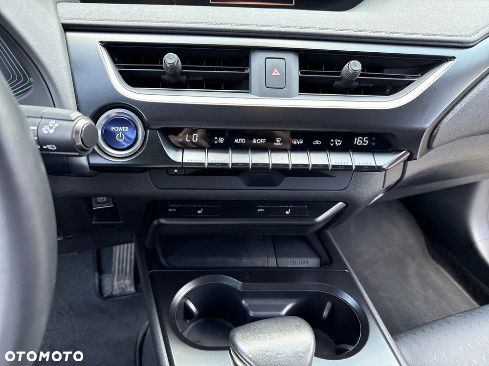 Lexus UX 250h Prestige 2WD - 16