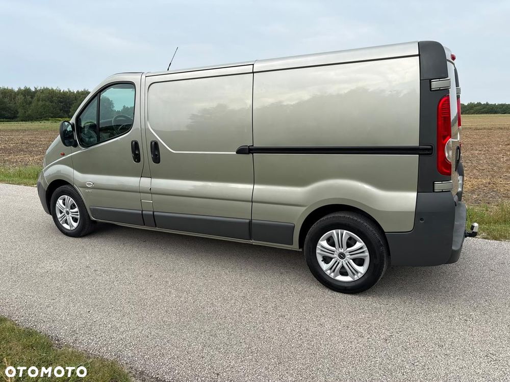 Opel Vivaro - 11