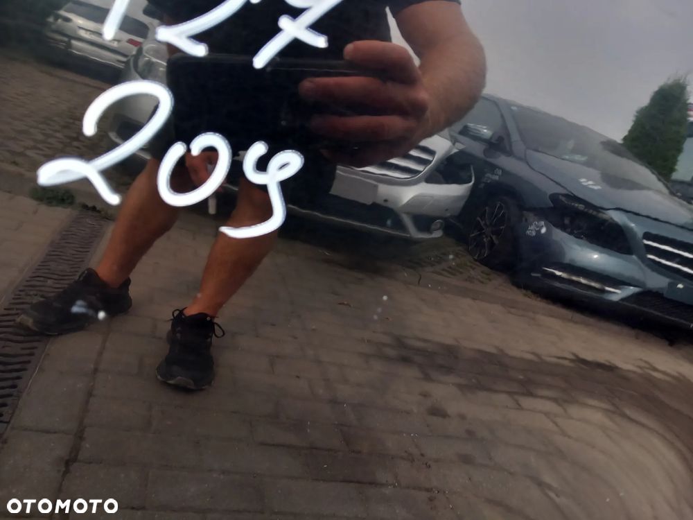 TOYOTA AVENSIS T27 DRZWI LEWE TYLNE LEWY TYŁ KOMBI KOLOR: 209 - 8