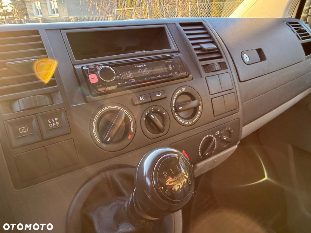 Volkswagen Transporter Caravelle - 10