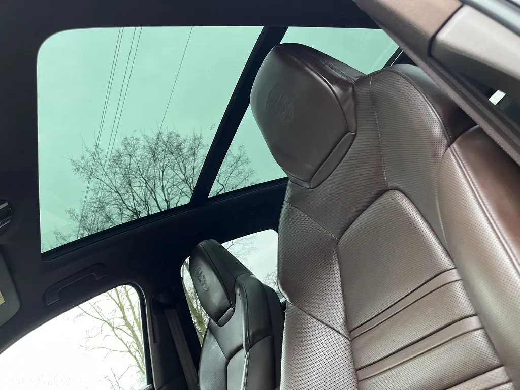 Porsche Cayenne - 8