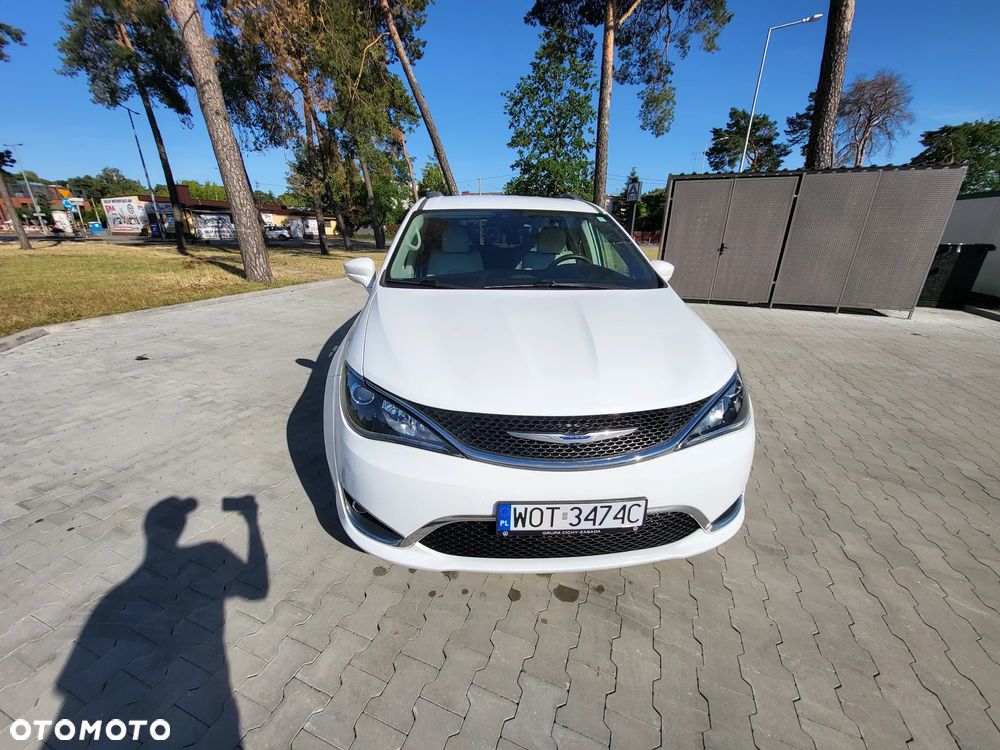 Chrysler Pacifica - 3