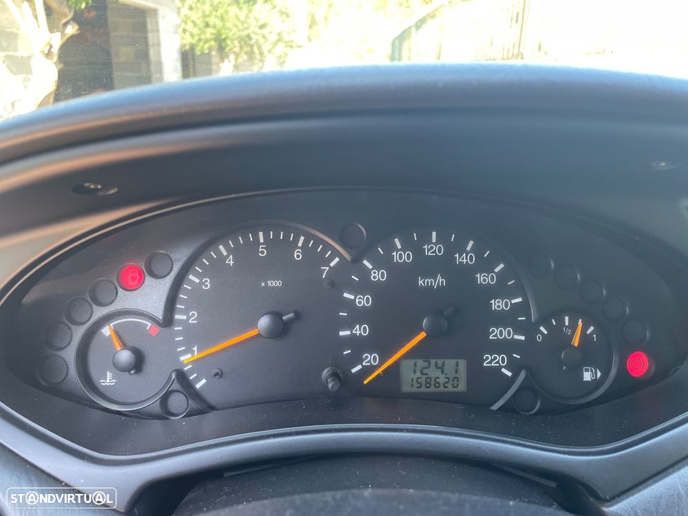 Ford Focus 1.4 Ambiente - 5