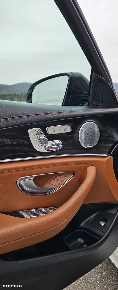 Mercedes-Benz Klasa E 220 d 4Matic 9G-TRONIC AMG Line - 19