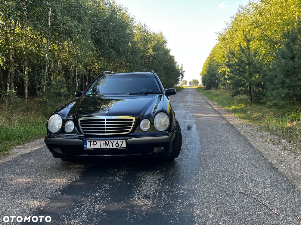 Mercedes-Benz Klasa E 200 T Classic - 4