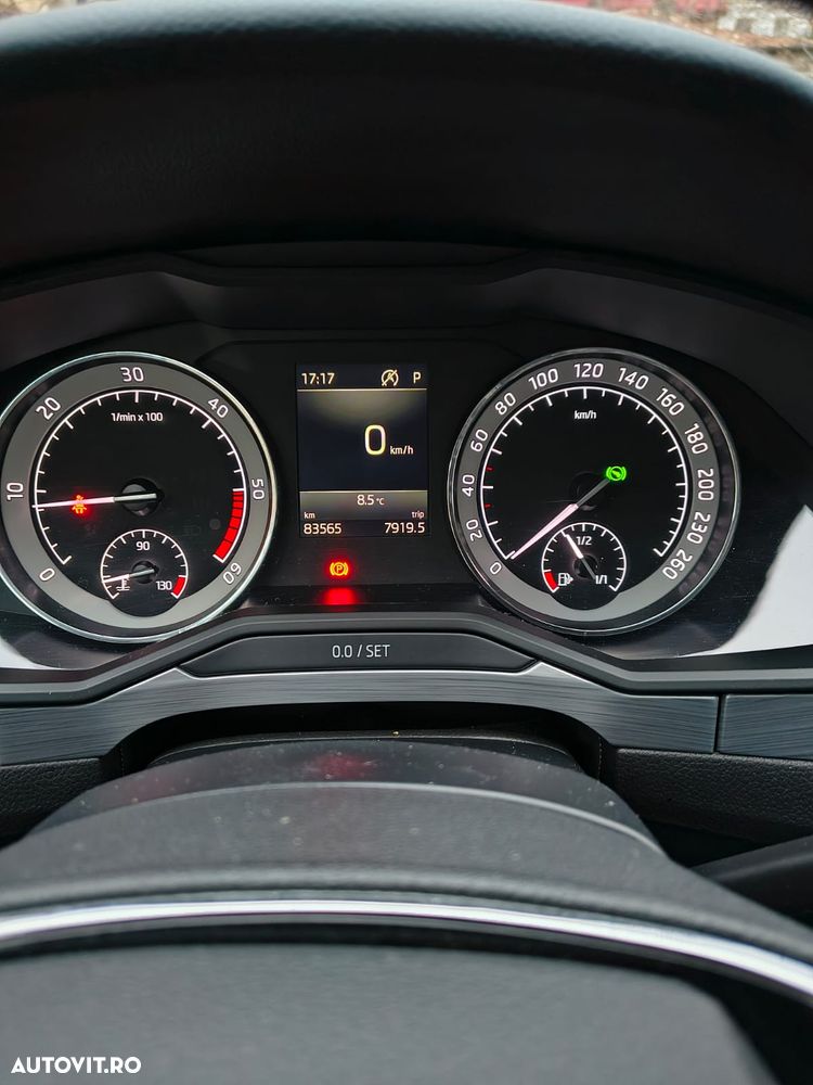 Skoda Superb 2.0 TDI DSG Ambition - 4