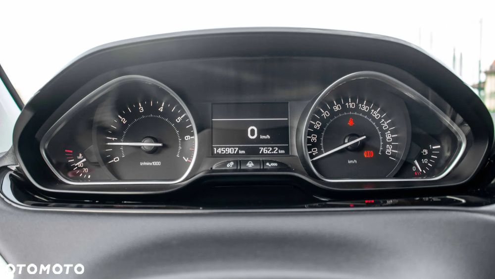 Peugeot 208 1.2 VTi Business Line - 18