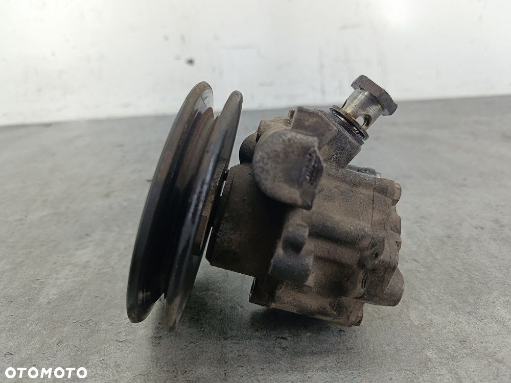 POMPA WSPOMAGANIA VW TRANSPORTER T4 2.4 D - 3