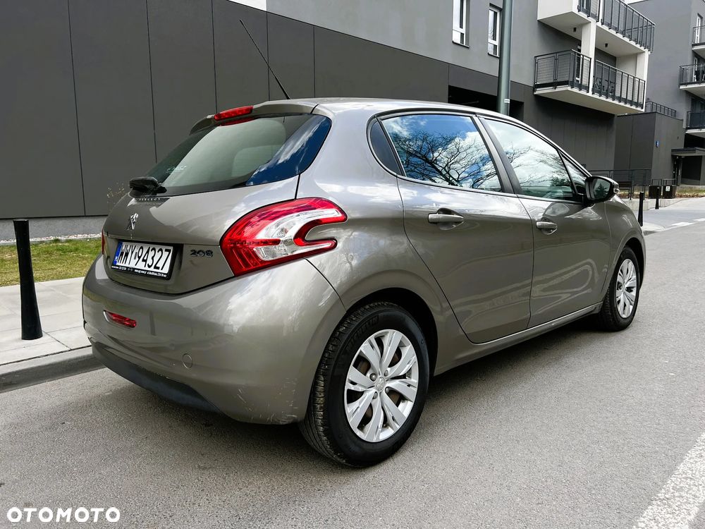 Peugeot 208 - 4