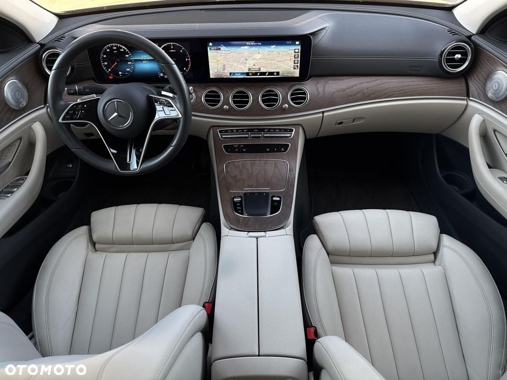 Mercedes-Benz Klasa E - 17