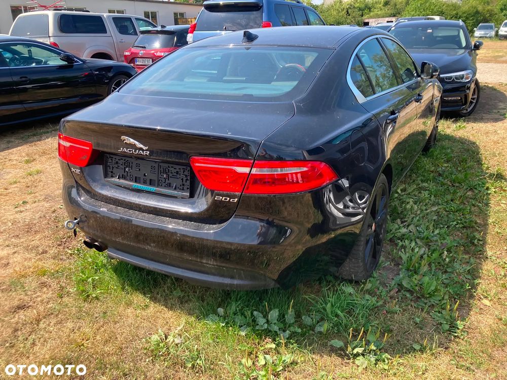 Jaguar XE 20d R-Sport - 4