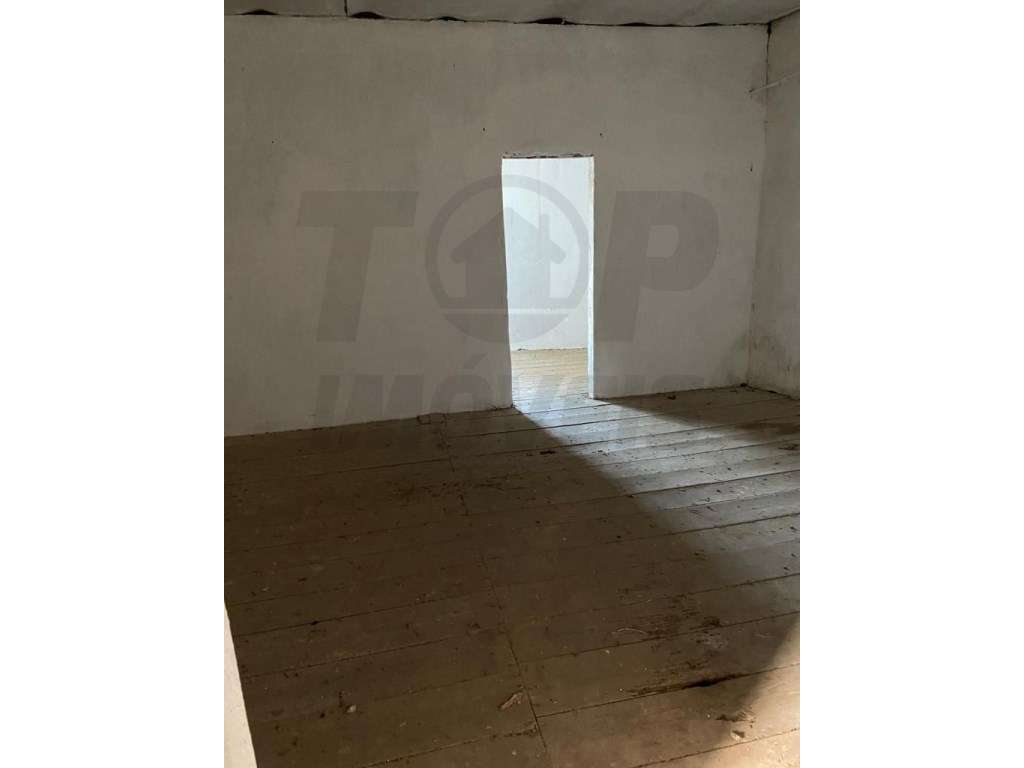 Moradia V1 - Para recuperar/ampliar - Terreno com 10720m2 - 200.000€ - Grande imagem: 4/8