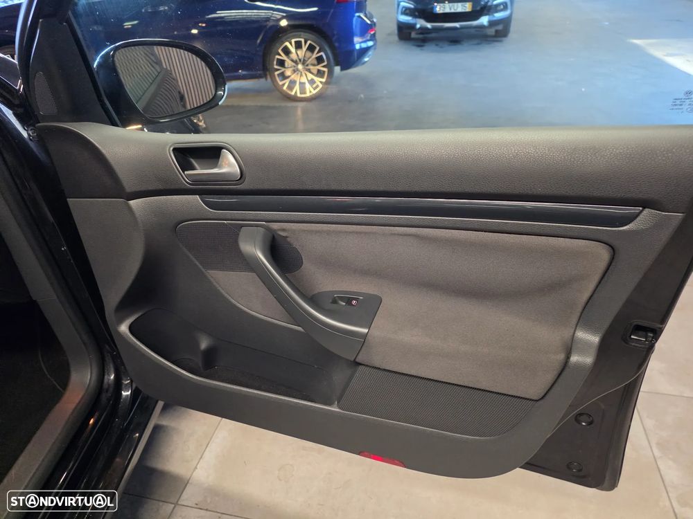 VW Golf 2.0 TDi GT Sport DSG - 16