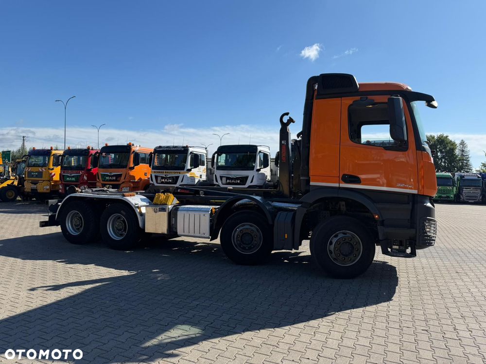 Mercedes-Benz Arocs 3242 - 5
