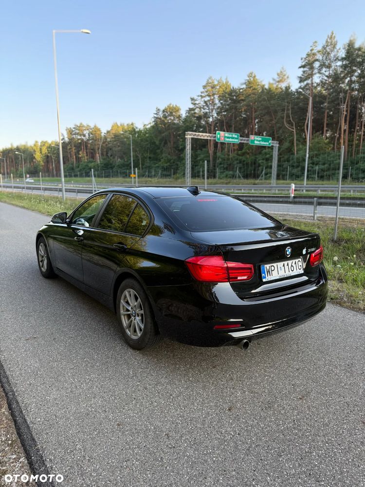 BMW Seria 3 318i - 5