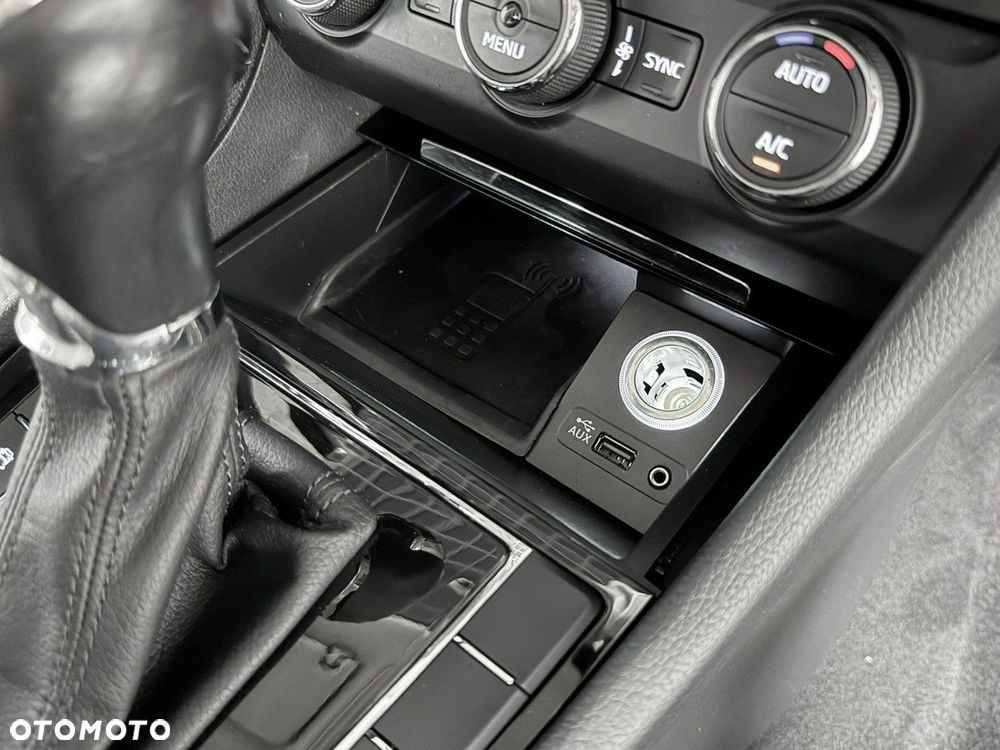 Skoda Superb 2.0 TDI DSG Sportline - 30