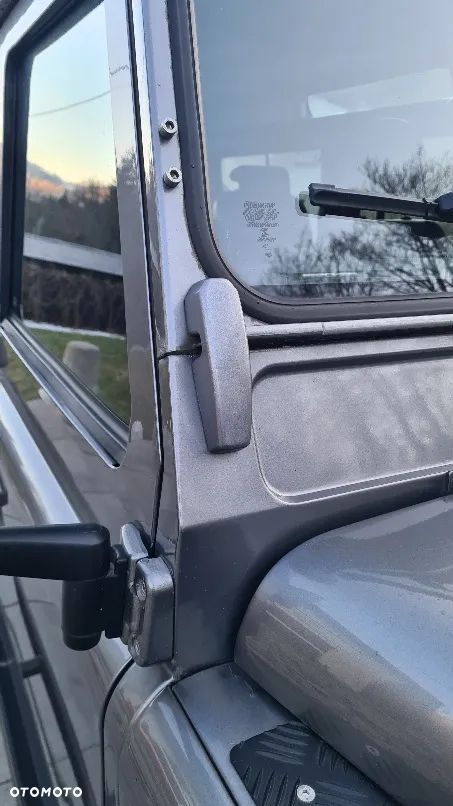 Land Rover Defender 110 2.4 TD4 E - 11