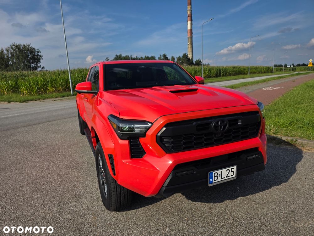 Toyota Tacoma - 15