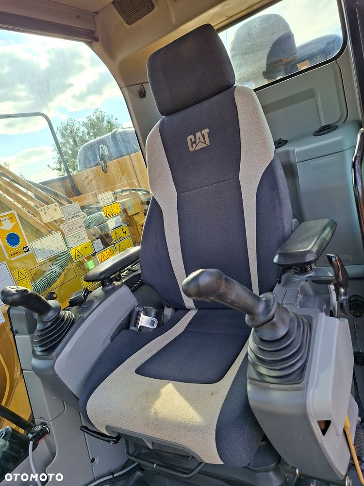 Caterpillar CAT 323 FL - 31