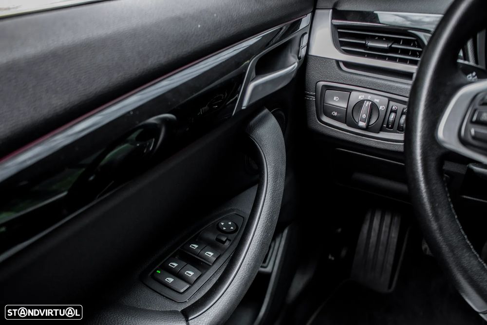 BMW X1 16 d sDrive xLine - 18