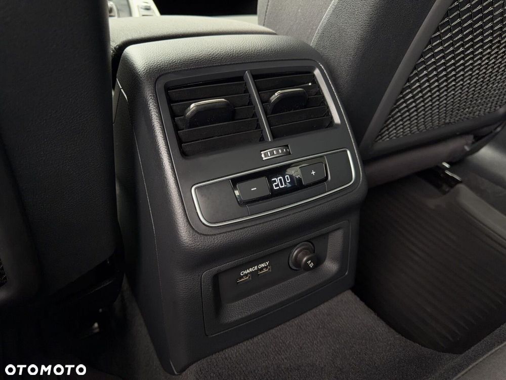 Audi A4 Limousine - 35
