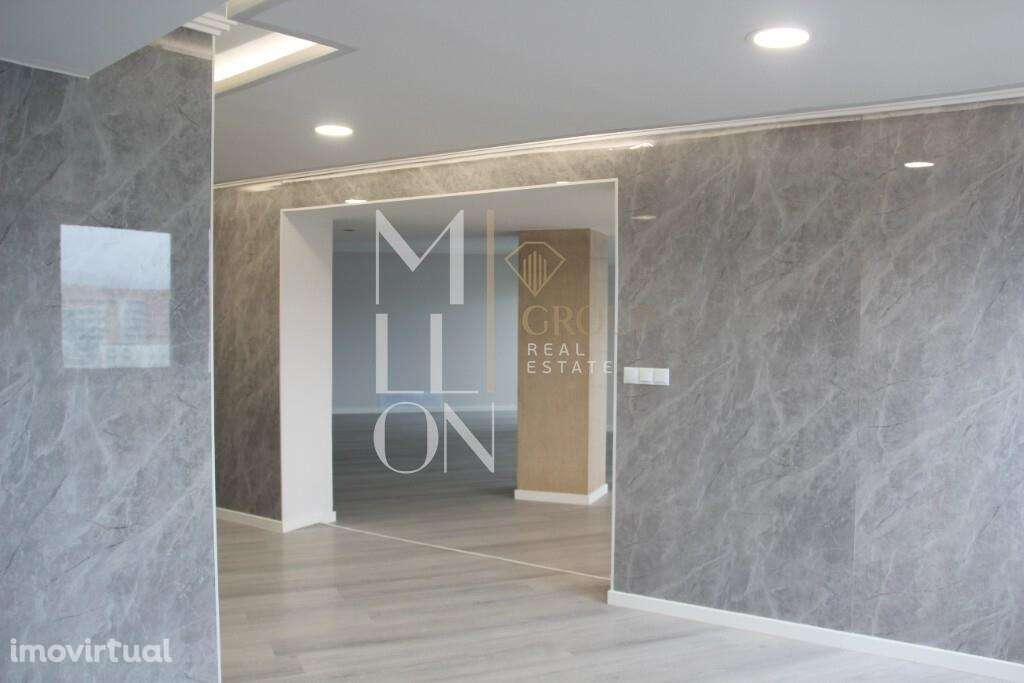 Apartamento T4 convertido em T3 de 255 M2, totalmente renovado - Grande imagem: 3/27