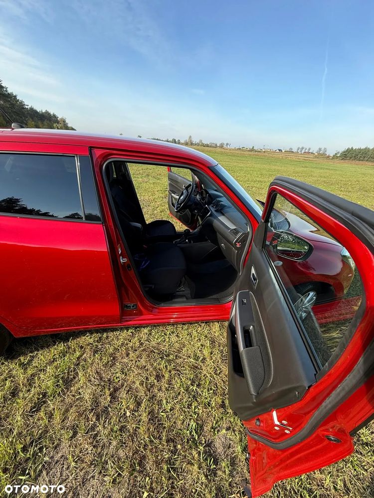 Suzuki Swift 2022 photo 4