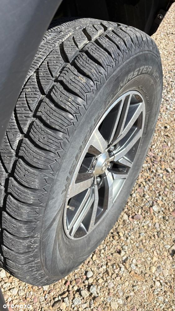 Toyota Hilux 4x4 Double Cab Autm S&S Executive - 33
