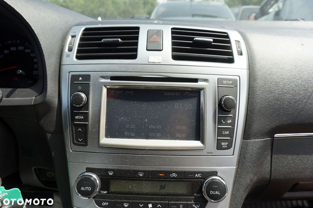 RADIO NAWIGACJA FABRYCZNA AVENSIS III T27 PH2 LIFT 86140-05010 TOYOTA 2011-2015 - 1