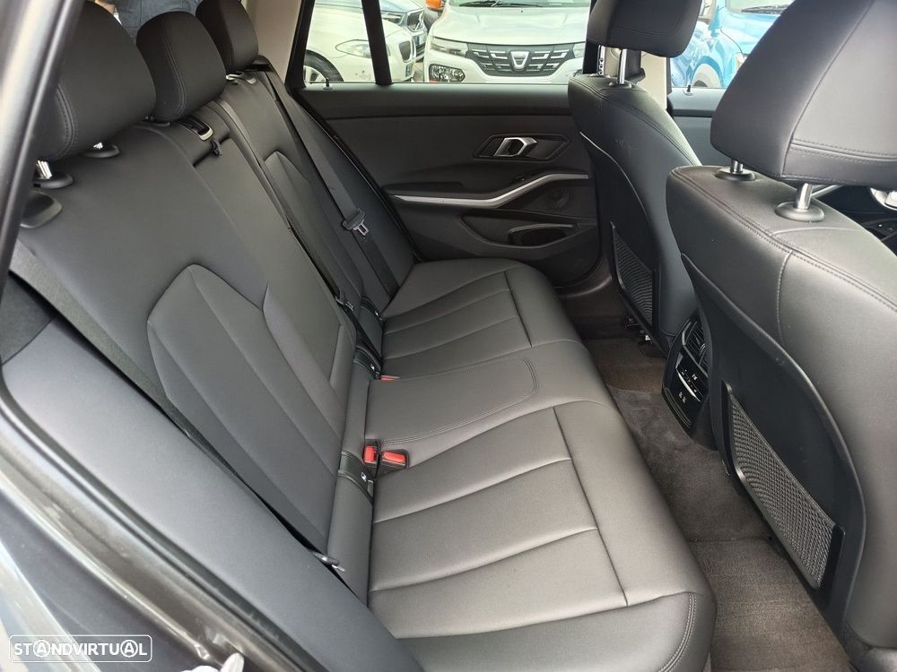 BMW 330 e Corporate Edition Auto - 14