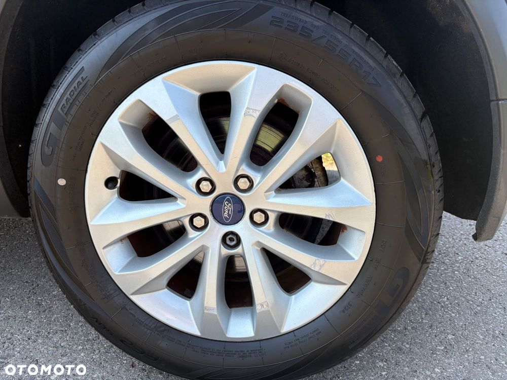 Ford Kuga 2.0 TDCi 2x4 Titanium - 14