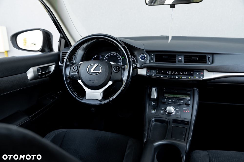 Lexus CT 200h - 23
