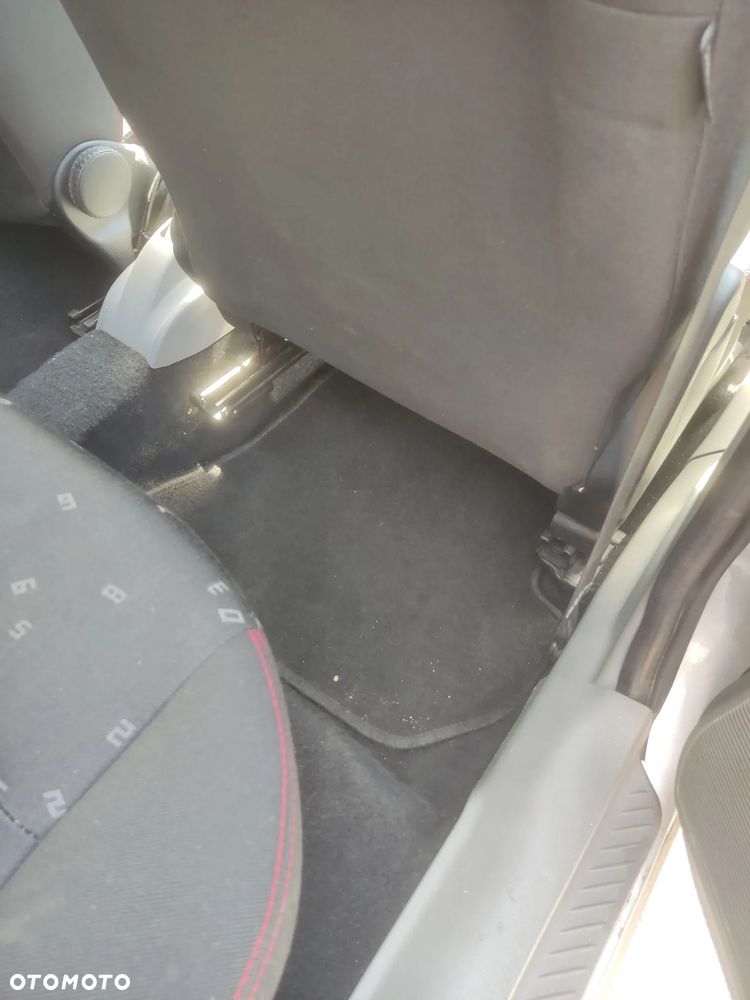 Mazda 2 - 14