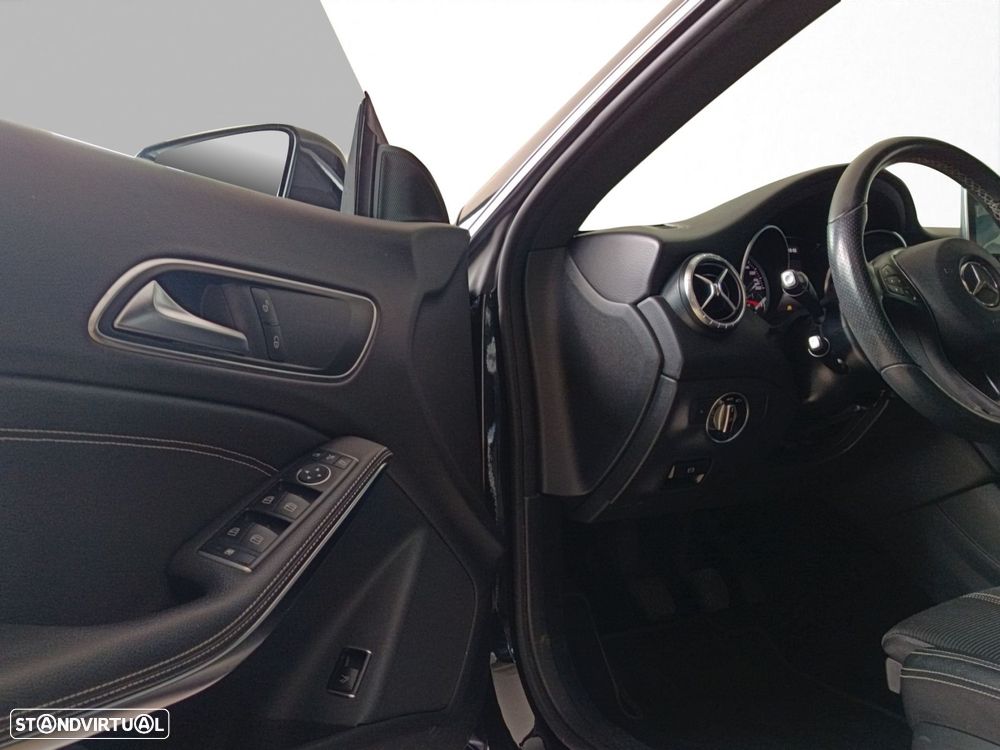 Mercedes-Benz CLA 180 - 11