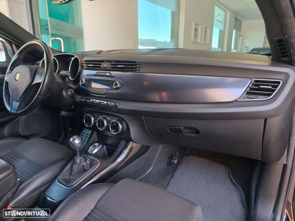 Alfa Romeo Giulietta 2.0 JTDM Distinctive - 15